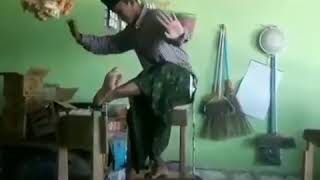 Download lagu Lihat lah apa yang akan si abah lakukan mp3