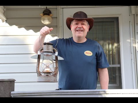 1944 Dietz Blizzard Lantern With Shade