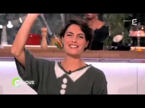 la jeune fille qui ce fait insulte de pute par nicola  Bedos quelle honte !!!!