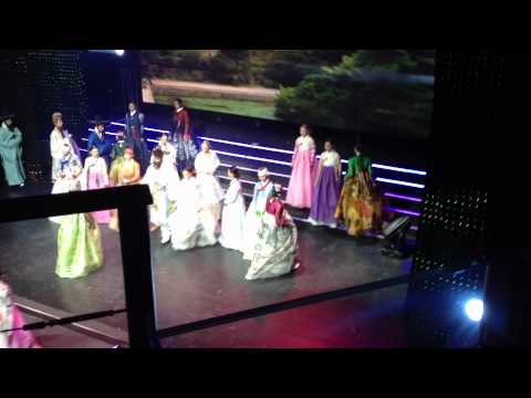 [HD] 120623 MBC London Concert - 4Minute Jihyun, Sohyun and Jiyoon in Fashion Show #4