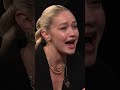#GwenStefani tries to get #GigiHadid to guess “Buffalo Wings” in a round of Pictionary! #shorts