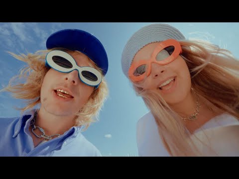 Holak, Julia Pośnik - Wakacje w Polsce [Official Music Video]