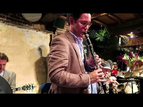 Lester's Blues - The Goon Drag