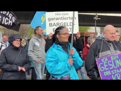 #Düsseldorf 09.04.22 NRW spaziert gegen Impfzwang Corona Maßnahmen Impfregister