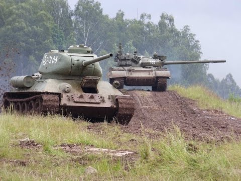 T-34 vs T-55 (Bahna 2015 - Czech Army Day)