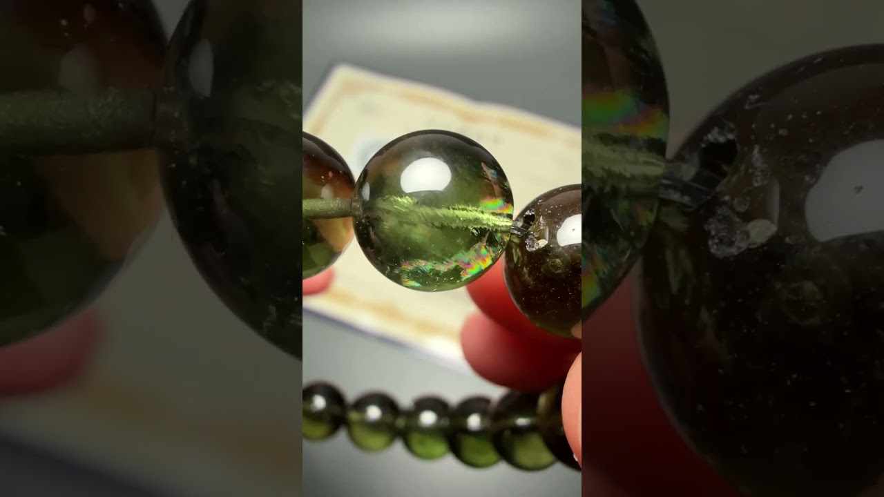 記念特価★[珍品レア！超特価！高品質]天然レインボーモルダバイトブレスレット（約11mm玉/鑑別書付属・虹の出る玉＆気泡入り玉多数！若干の欠け有）★現品動画あり-slide-youtube