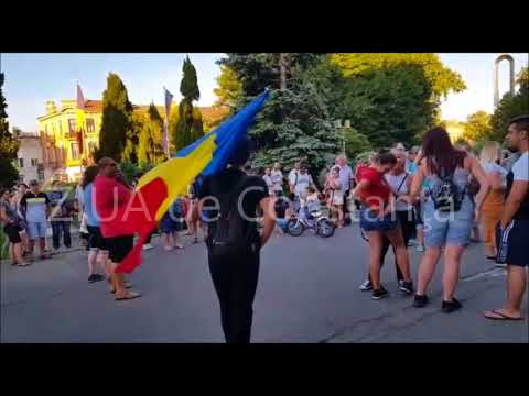 Protest la Constanţa. Pancarta cea mai tare: “Venim ca să vă arătăm ce ştim. M##PSD”