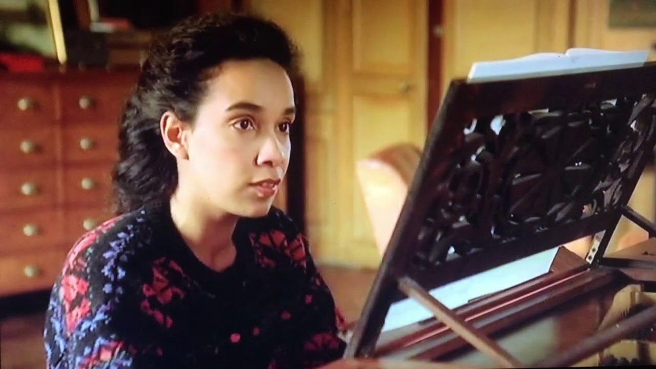 Miniature de la vidéo SYLVIE LAPORTE DANS AUX PETITS BONHEURS du film Aux petits bonheurs