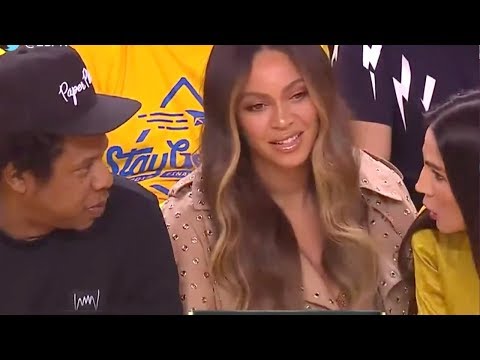 Beyonce's Reaction to a Woman Talking to JAY-Z Is a Must-See