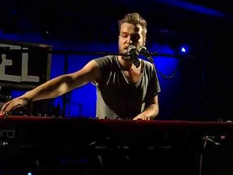 Nothing But Everything - Daniel Nitt - 12.10 2014 -  Frankfurt Das Bett