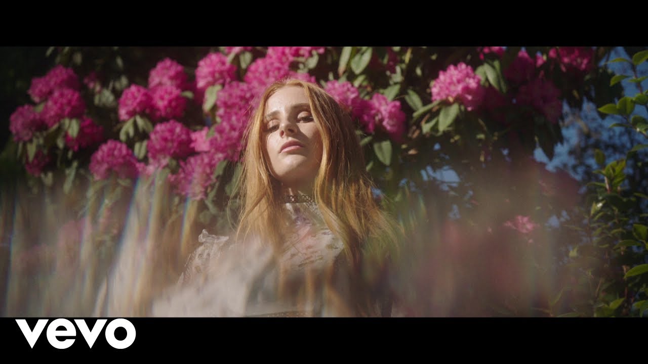 Vera Blue — All The Pretty Girls