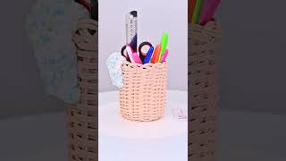 Handgeflochtener Bambus-Stifthalter in Hundeform mit Häkelohren