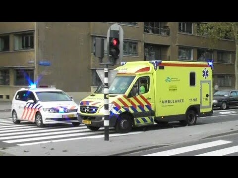 A1 17-103 met spoed langs een wegafzetting van een spoedtransport in Rotterdam!