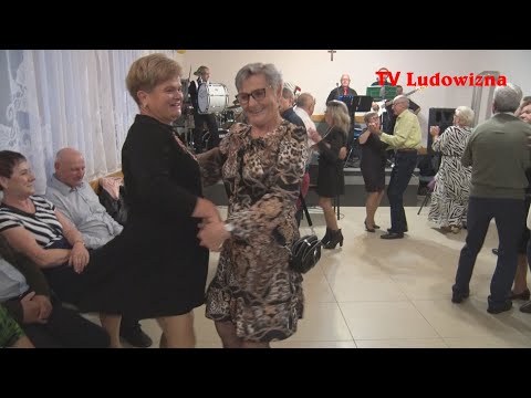 Śliczny oberek od Kapeli STĄPORKOWSKIEJ ~ Niektóre PANIE uwielbiają POSZALEĆ !