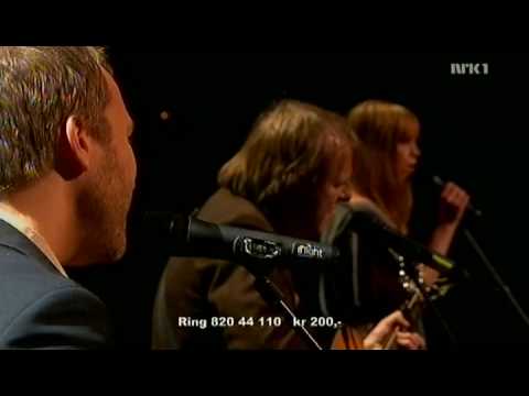 Lars Lillo-Stenberg, Ingrid Olava & Thom Hell - Because (Dugnad for Haiti, 2010)