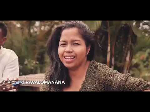 Whats going on (version malagasy) - Farakely