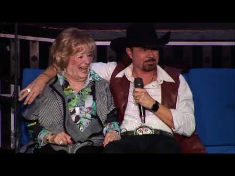 “We swing, but no, we don’t have a swing” 😳😂 #justaswingin #swingin #ClayCooper #ClayCooperTheatre