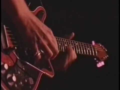 Brian May - (1991) Solo Guitar / Tie Your Mother Down [featuring Steve Vai & Joe Satriani]