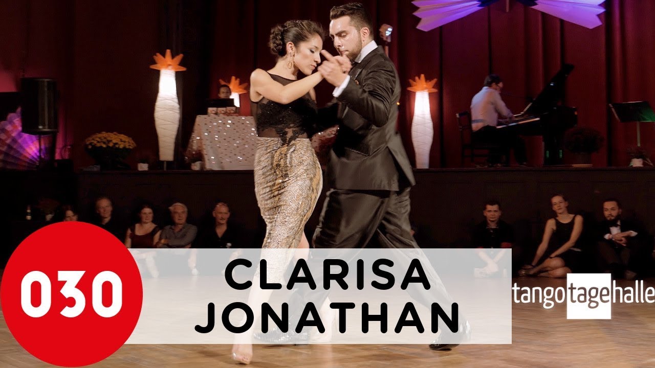 Clarisa Aragon and Jonathan Saavedra – Loca #ClarisayJonathan