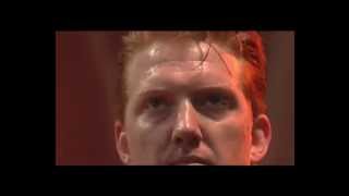 Queens Of The Stone Age - No One Knows (Live at Reading 05)