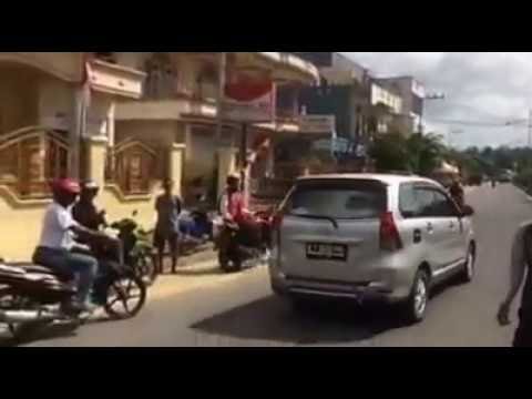 Astagfirllah, Pipa minyak bocor saat penggalian jalan