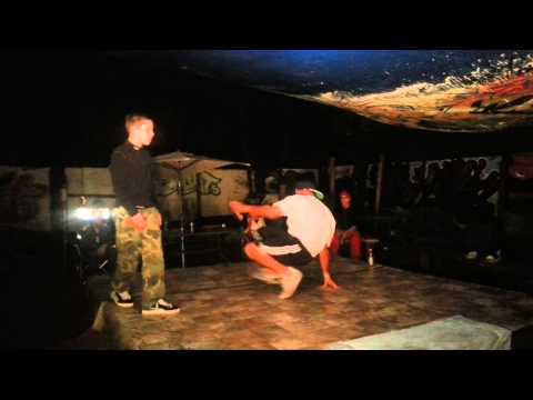 Mud Pitt vs. RayGunz - 1v1 Footwork Battle SEMI - Backyard Rumble