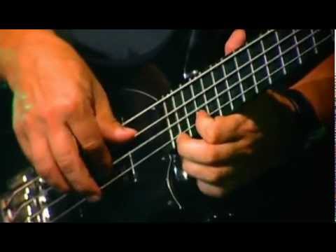 André Gomes - Solo de baixo ao vivo / Bass solo live (Aquarela do Brasil)