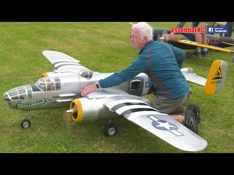 WW2 BOMBERS !!! MAGNIFICENT GIANT SCALE RC AIRCRAFT (TWIN ENGINES and a BELLY LANDING !)