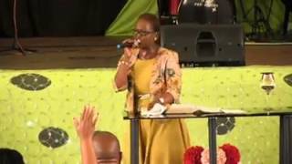 Nomonde Vakalisa- Ebekhe walunga uThixo...