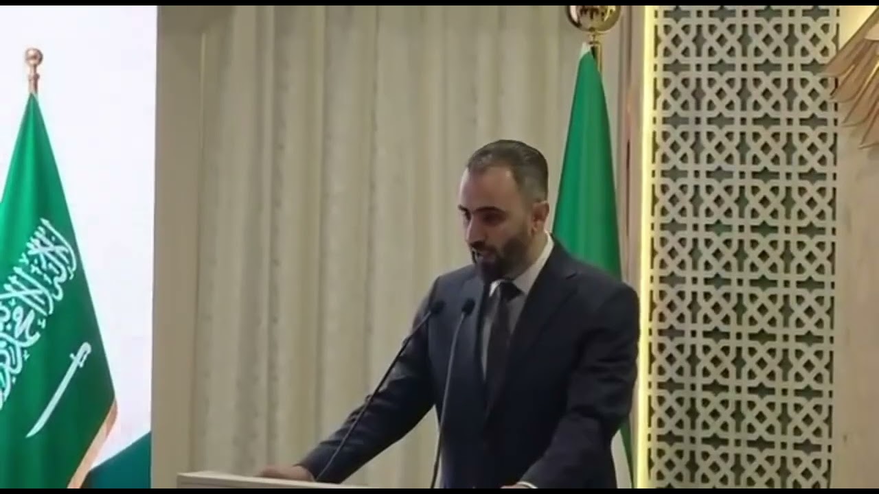 وصول أسعد الشيباني وزير خارجية الجمهورية العربية السورية إلى مبنى القنصلية ?