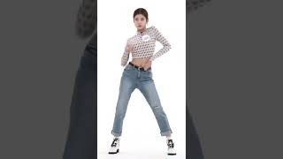 Download lagu ITZY SHOULDER DANCE WANNABE #itzy #ryujin #yeji #lia #chaeryeong #yuna #wannabe mp3