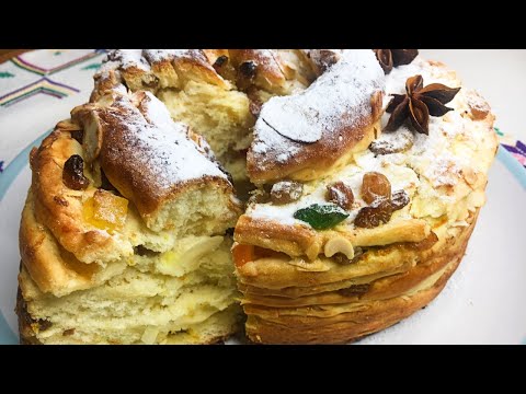 Incredibly delicious Craffin Easter cake. An easy recipe for homemade baked goods.