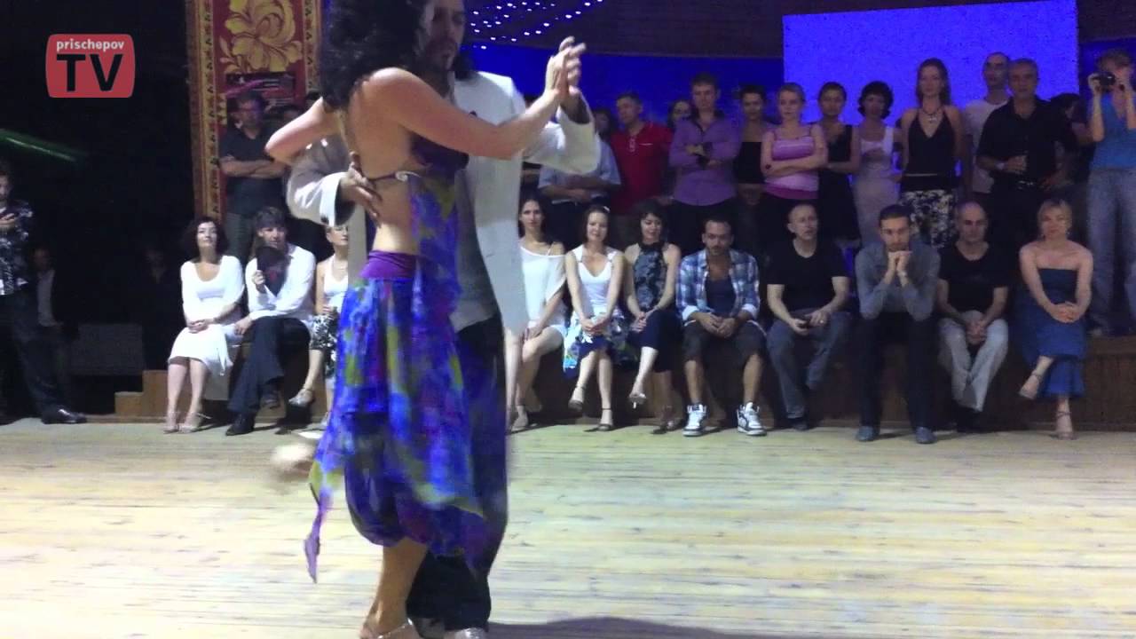 Video thumbnail for Mila Vigdorova & Rodrigo Fonti, Russia, Moscow, Milonga "Ekaterinas garden" (1-4)