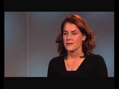 Terrible audition Ilona singing "Hero" by Mariah Carey - Audition - Idols season 1