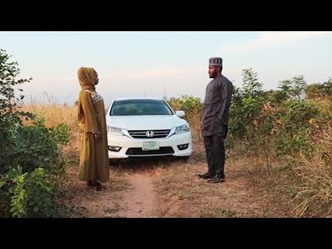 ya bar motarsa ​​da kudinsa don kawai ya kasance da ‘yar talaka a gefen hanya - Hausa Movies 2021