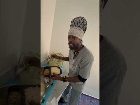 Reggae artist i Wayne ￼bring is hot plate and tour #reggae #reggaevibes