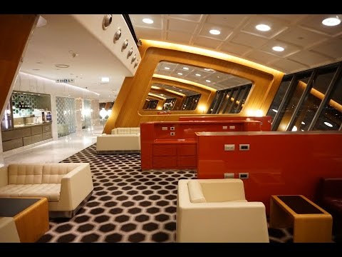 Qantas FIRST Class Lounge Tour - Sydney (SYD) Video