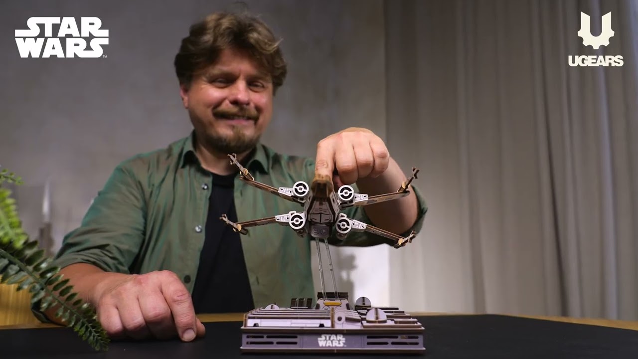 Ugears 3D dřevěná mechanická skládačka Star Wars Luke Skywalker X-Wing stíhačka