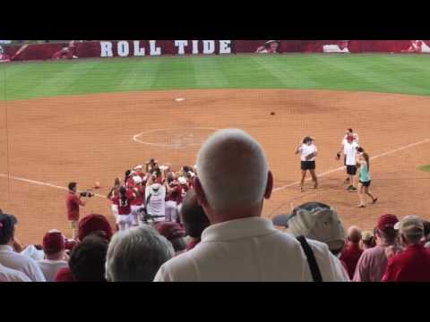 Alabama wins 2016 NCAA super regional over Washington