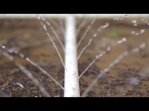 Bohren Sie Löcher in 1/2" PVC-Rohr und das passiert