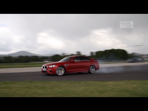 BMW M5: Bayerische Nebelmaschine - Fast Lap | auto motor und sport