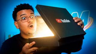 Depois de 10 ANOS Postando Vídeo Sem Ter Visualizações Eu Recebi Essa Caixa Do Youtube..