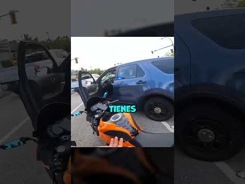 El policía decidió no dejarlo ir😰 #bike #moto #bikelover