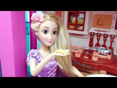 💜TWINS RAPUNZEL💜MORNING ROUTINE💜DRESS UP💜MAKING SOUP💜MATIN DE VÊTEMENT DE ROUTINE