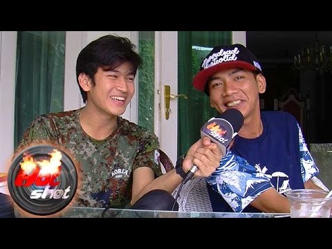 Anrez Adelio Tantang Angga Putra Flip Bottle Challenge -  Hot Shot 22 April 2017