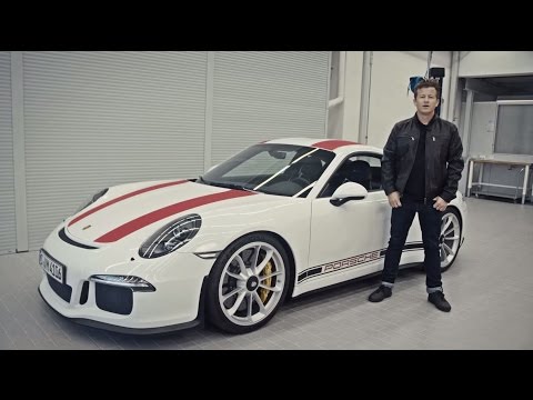 Driving lessons with the 911 R - Lesson 1: Warm-up