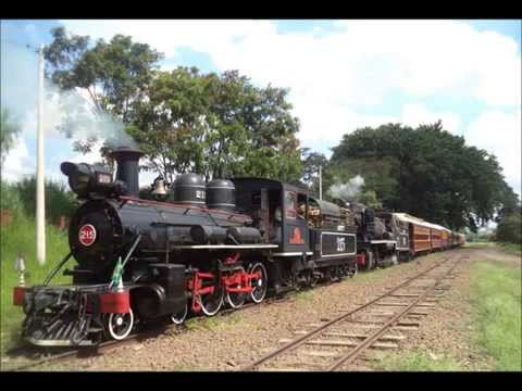 Homenagem a locomotiva 215