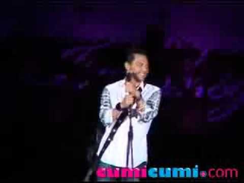 Anang Cium Punggung Syahrini di Hongkong