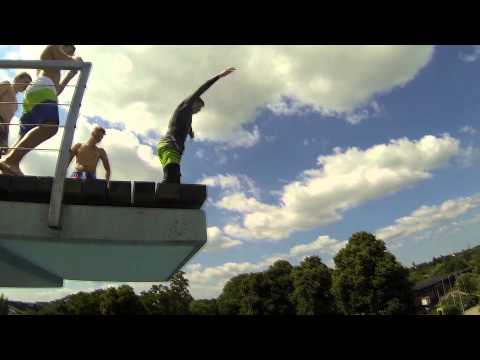 Tobias sein erster Standing Triffis vom 10m