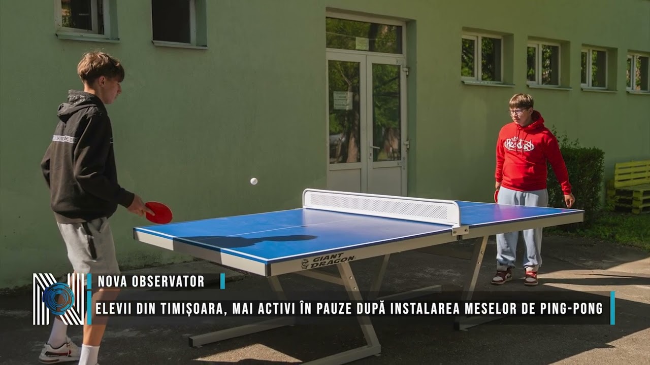 Elevii din Timișoara, mai activi în pauze după instalarea meselor de ping-pong